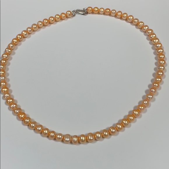 Jewelry - Freshwater pearl necklace